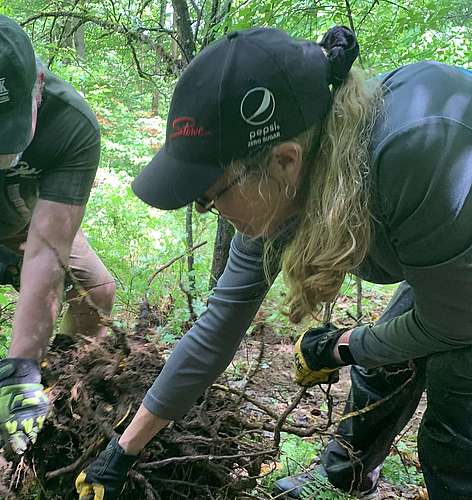 Hands-On with Invasives: A Field Workshop at Sunset Rock