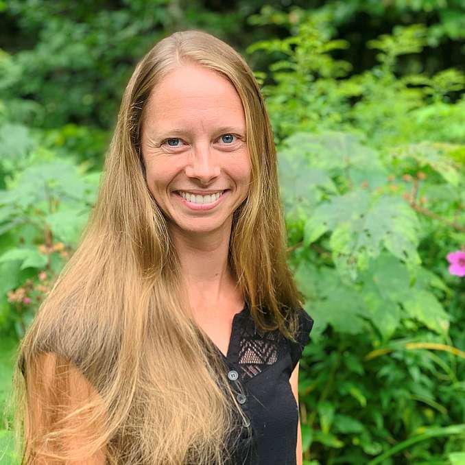 Link to Carolyn Loeb bio